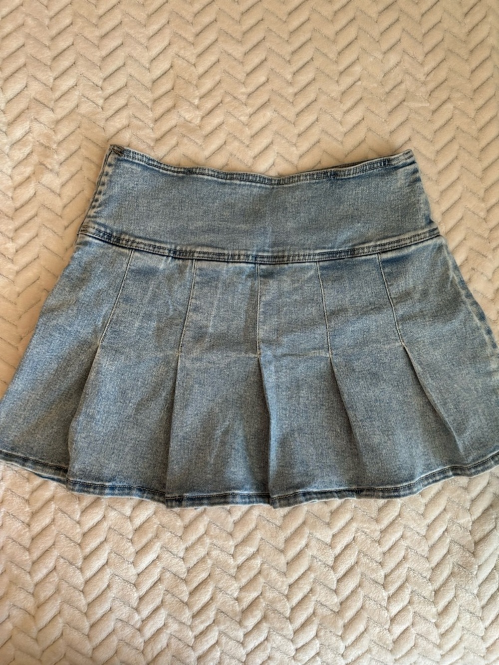 refuge Denim Pleated Skater Mini Skirt - Light Blue size medium - Picture 2 of 8